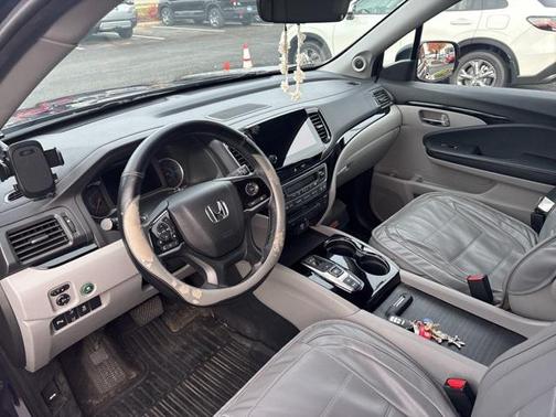 2020 Honda Pilot Touring 8-Passenger