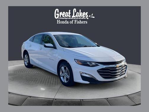 Summit White 2024 Chevrolet Malibu FWD 1LT