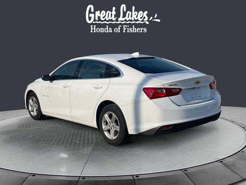 Summit White 2024 Chevrolet Malibu FWD 1LT