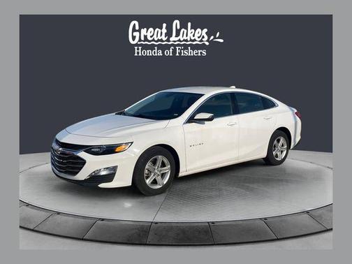 Summit White 2024 Chevrolet Malibu FWD 1LT