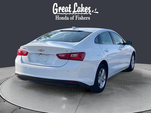 Summit White 2024 Chevrolet Malibu FWD 1LT