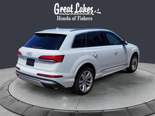 Glacier White Metallic 2025 Audi Q7 55 Premium Plus