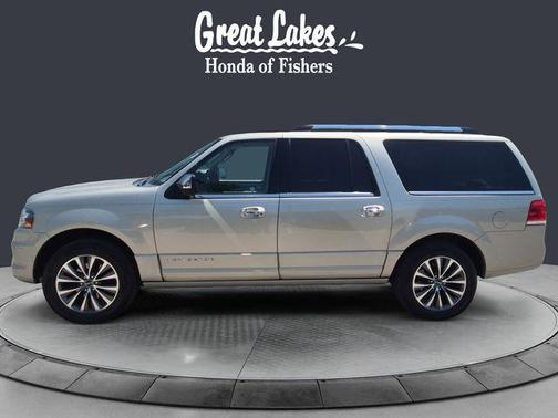 PALLADIUM WHITE GOLD METALLIC 2017 Lincoln Navigator Select