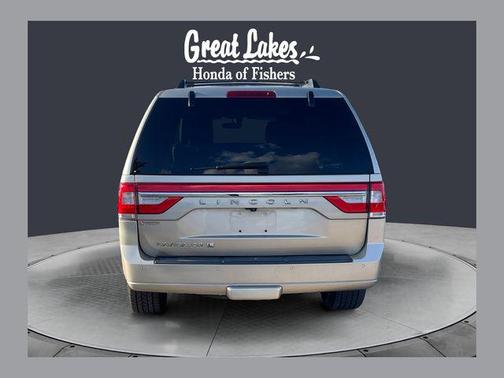 PALLADIUM WHITE GOLD METALLIC 2017 Lincoln Navigator Select