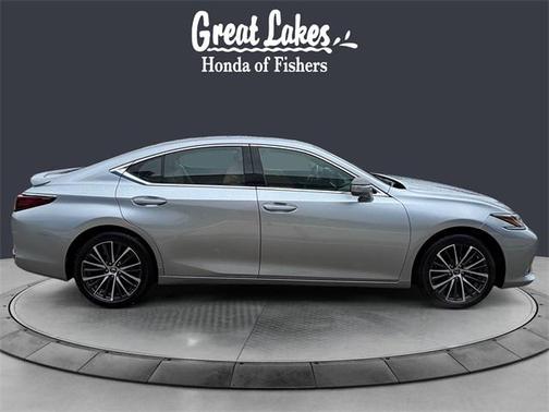 2025 Lexus ES 300h Base