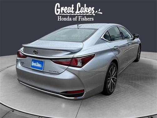 2025 Lexus ES 300h Base