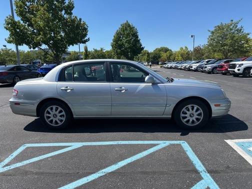 2004 Kia Amanti Base