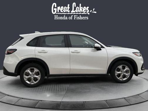 Platinum White Pearl 2025 Honda HR-V LX