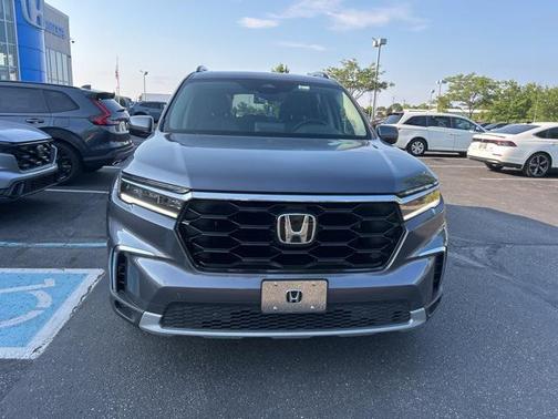 2025 Honda Pilot Touring 8-Passenger