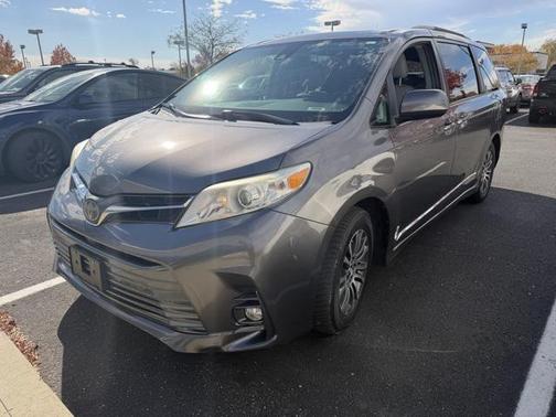 2018 Toyota Sienna XLE Premium