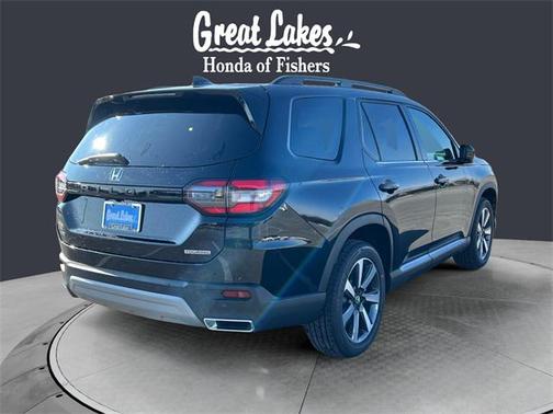 2025 Honda Pilot Touring 8-Passenger