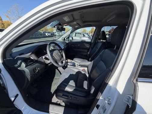 2021 Honda Pilot Touring 8-Passenger