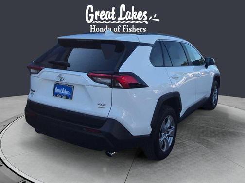 Ice Cap 2025 Toyota RAV4 XLE