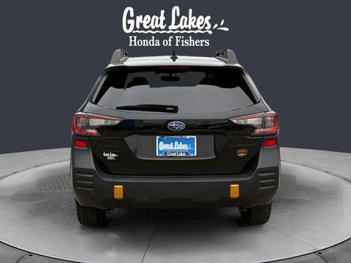 Crystal Black Silica 2022 Subaru Outback Wilderness