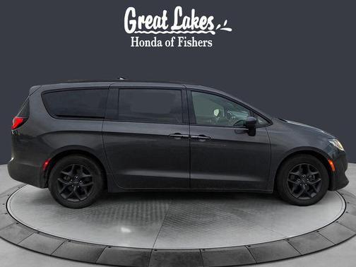 Granite Crystal Metallic Clearcoat 2019 Chrysler Pacifica Touring-L Plus