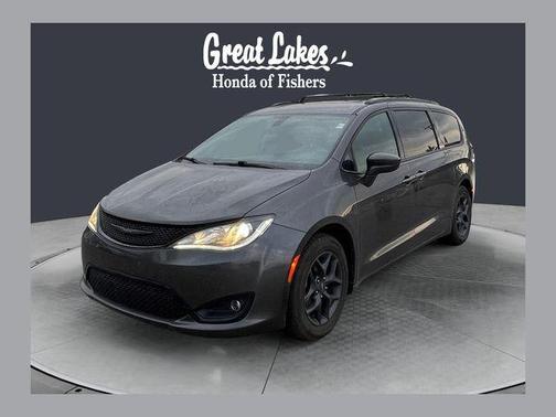 Granite Crystal Metallic Clearcoat 2019 Chrysler Pacifica Touring-L Plus