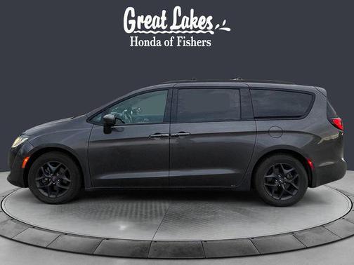 Granite Crystal Metallic Clearcoat 2019 Chrysler Pacifica Touring-L Plus