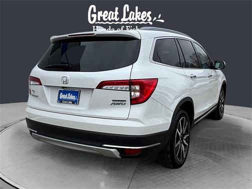 2022 Honda Pilot Touring 8-Passenger