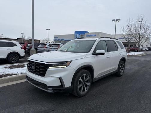 2023 Honda Pilot Touring 8-Passenger