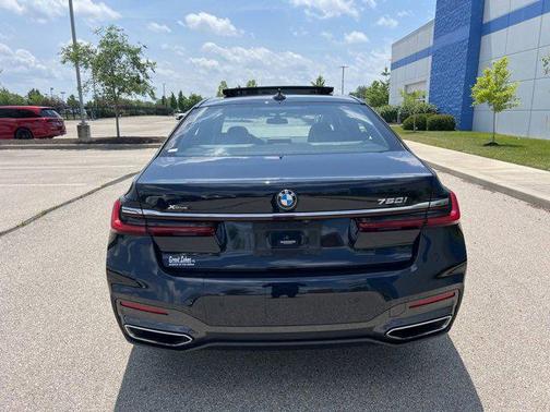 2021 BMW 750 i xDrive