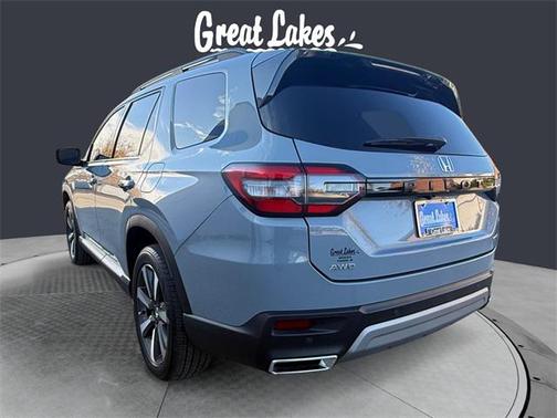 2023 Honda Pilot Touring 8-Passenger