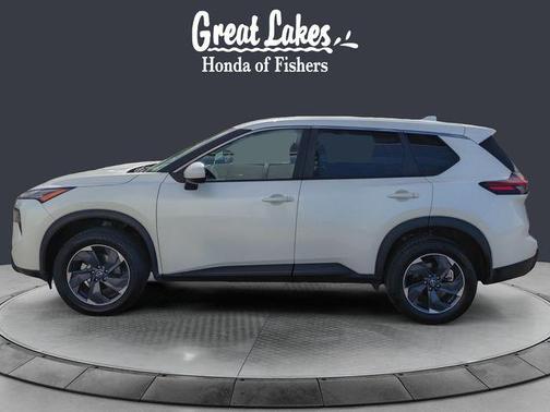 Everest White Pearl 2024 Nissan Rogue SV
