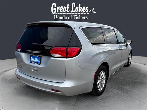 2023 Chrysler Voyager LX