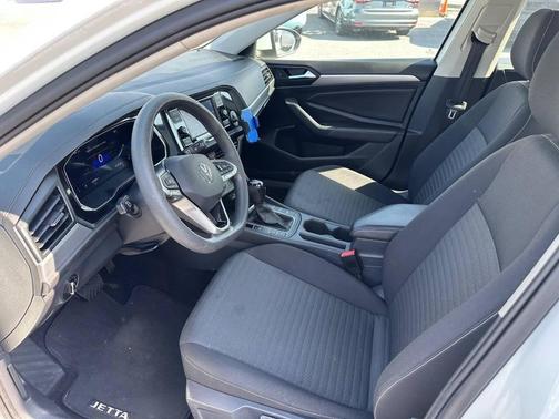 Pure White 2023 Volkswagen Jetta 1.5T S