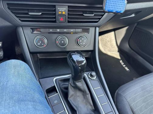 Pure White 2023 Volkswagen Jetta 1.5T S