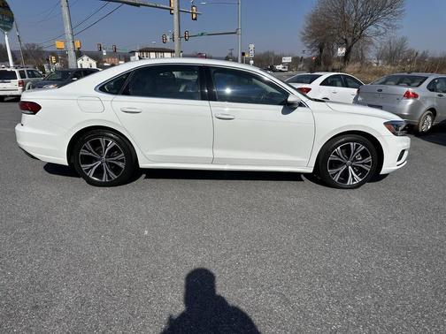 2021 Volkswagen Passat 2.0T SE