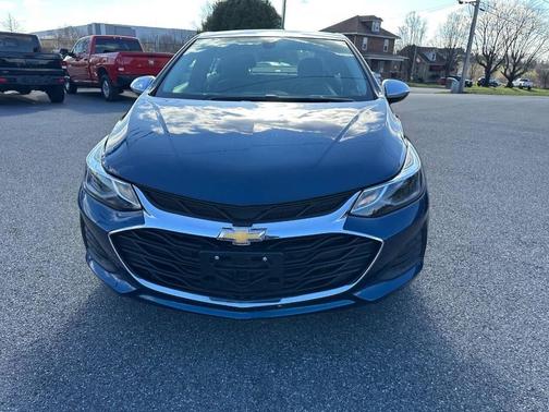 Pacific Blue Metallic 2019 Chevrolet Cruze LT
