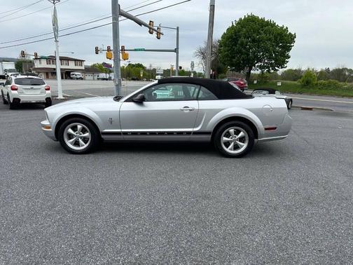 Silver Clearcoat Metallic 2008 Ford Mustang Premium