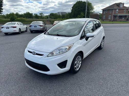 Oxford White 2012 Ford Fiesta SE