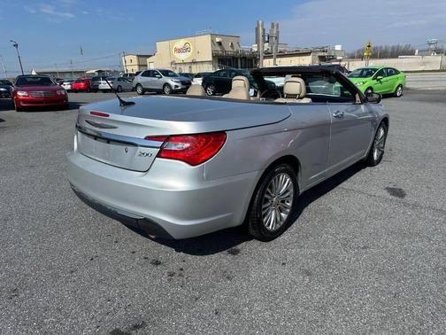 2012 Chrysler 200 Limited