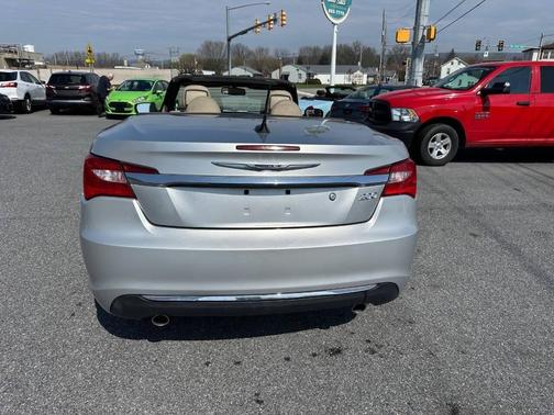 2012 Chrysler 200 Limited