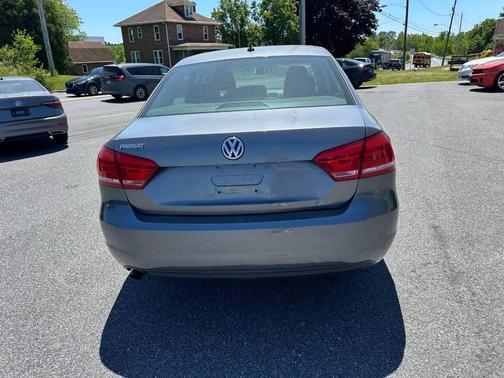 Platinum Gray Metallic 2012 Volkswagen Passat 2.5 S