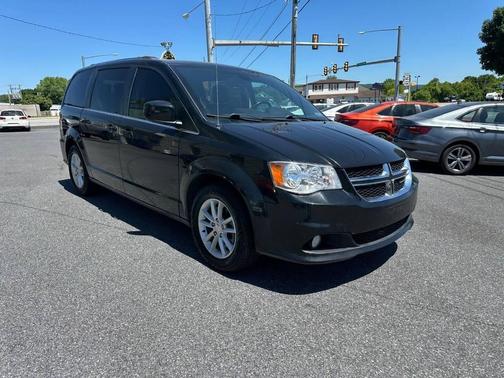 Black Onyx Crystal Pearlcoat 2020 Dodge Grand Caravan SXT