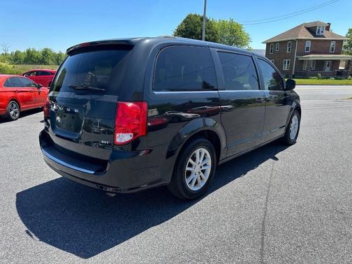 Black Onyx Crystal Pearlcoat 2020 Dodge Grand Caravan SXT