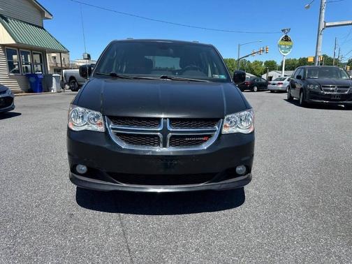 Black Onyx Crystal Pearlcoat 2020 Dodge Grand Caravan SXT