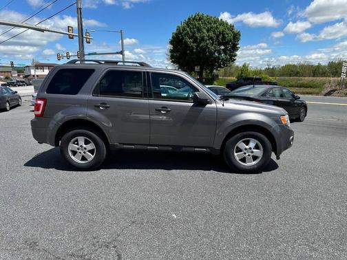 Sterling Gray Metallic 2010 Ford Escape XLT