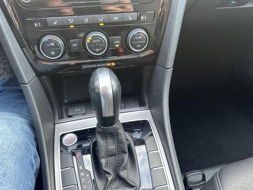 2021 Volkswagen Passat 2.0T SE