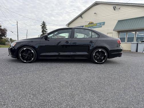 Black Uni 2016 Volkswagen Jetta 1.8T Sport
