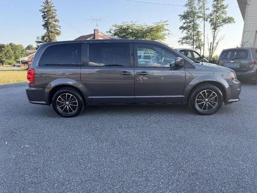 Granite Pearlcoat 2018 Dodge Grand Caravan SXT