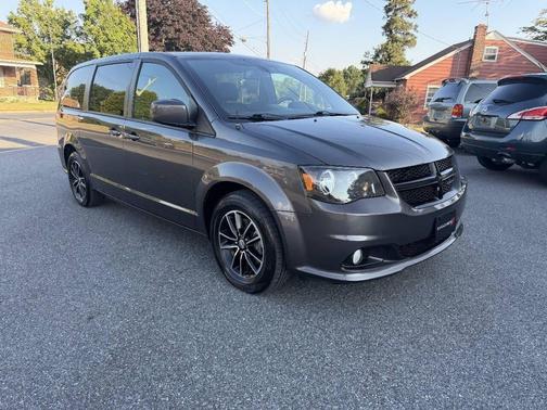 Granite Pearlcoat 2018 Dodge Grand Caravan SXT