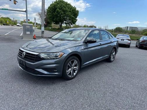 Platinum Gray Metallic 2019 Volkswagen Jetta 1.4T R-Line