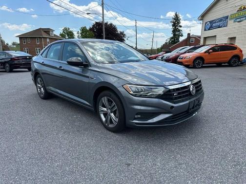 Platinum Gray Metallic 2019 Volkswagen Jetta 1.4T R-Line