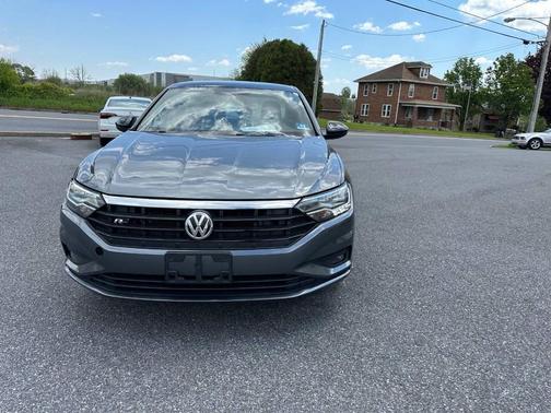 Platinum Gray Metallic 2019 Volkswagen Jetta 1.4T R-Line