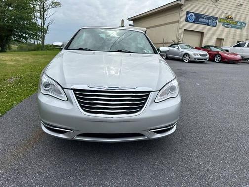 Bright Silver Metallic Clearcoat 2011 Chrysler 200 Limited