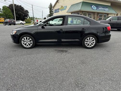 Black Uni 2014 Volkswagen Jetta Auto SE w/Connectivity