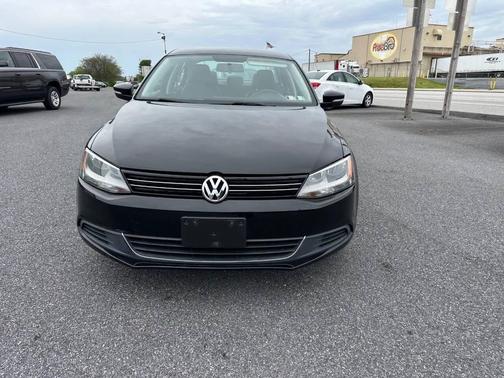 Black Uni 2014 Volkswagen Jetta Auto SE w/Connectivity